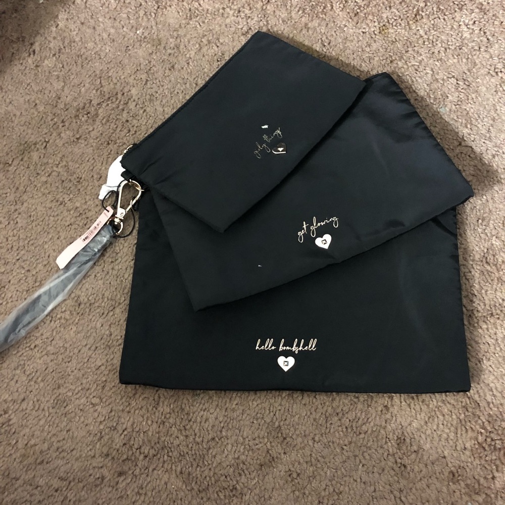 vs wrislet wallet